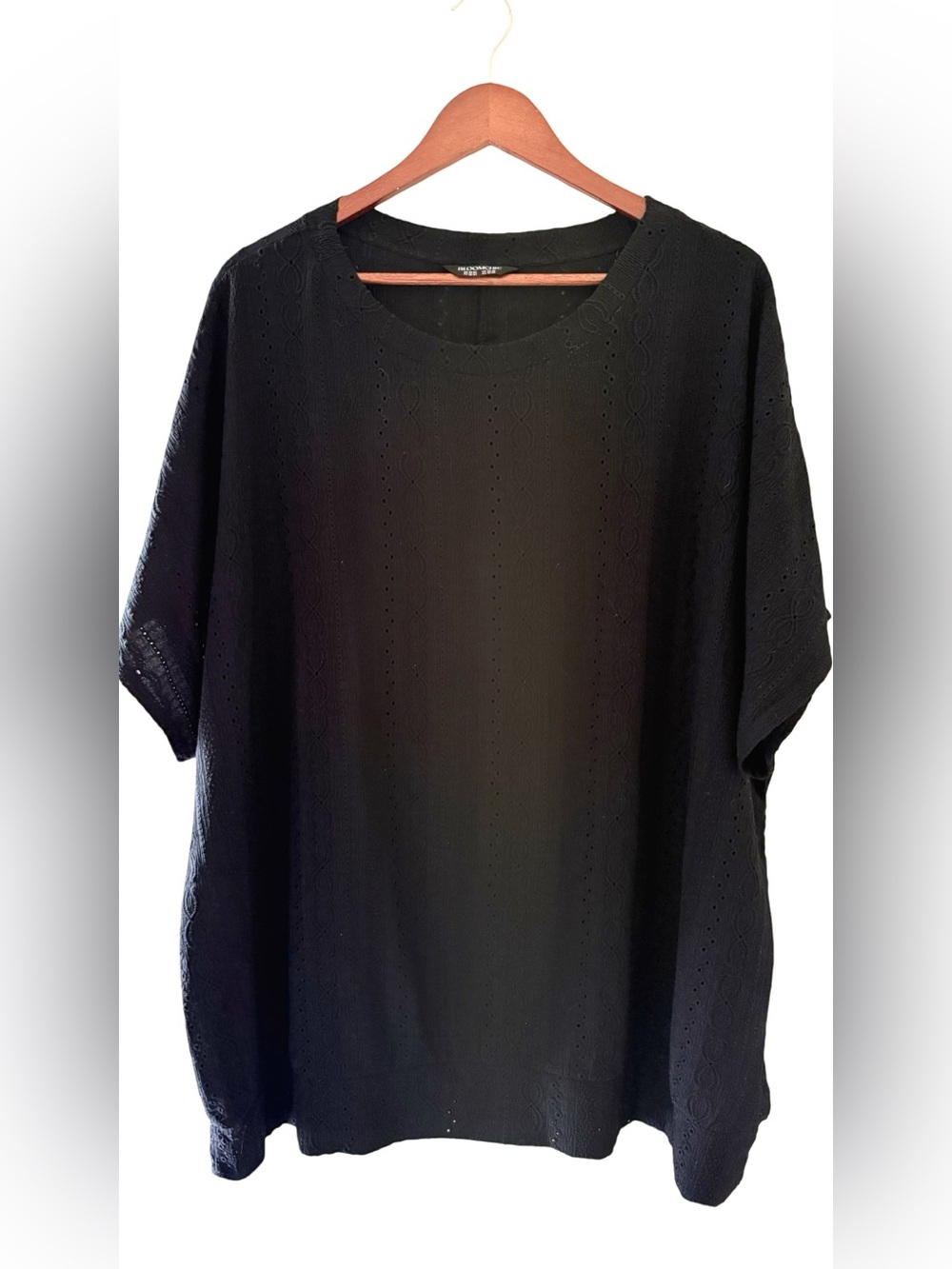 BloomChic, Eyelet Gathered Blouse (Size 3X)